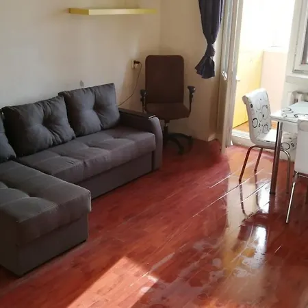 Светлый Переулок 14 Apartment *